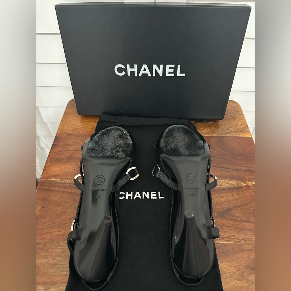 GENUINE CHANEL SLING BACK HEEL SANDALS.  SIZE 40 Gorgeous and Great Condition - Picture 11 of 16
